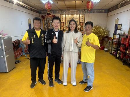 花蓮堰塞湖洪災，馬祖金虎爺會募得5萬8千餘元善款；副縣長陳冠人及拳擊女王陳念琴共同參與表揚，並感謝成員善舉。（圖：馬祖金虎爺會）