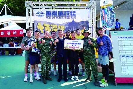 馬防部張竹佑上士勇奪10公里男子組第二名。