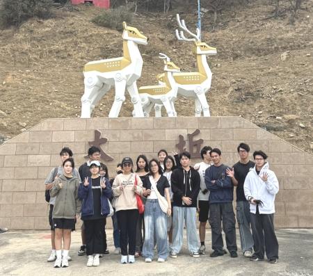 國立臺灣海洋大學「馬祖跳島社」學生登上大坵持續展開「手護大坵」行動，實踐守護島嶼生態的行動力。（圖：國立臺灣海洋大學提供／文：鄭禮頤）