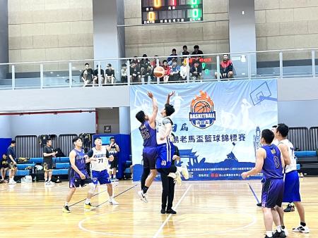 以球會友、傳承精神　遠鵬老馬盃熱血開打。（圖：王致潔、馮紹夫）