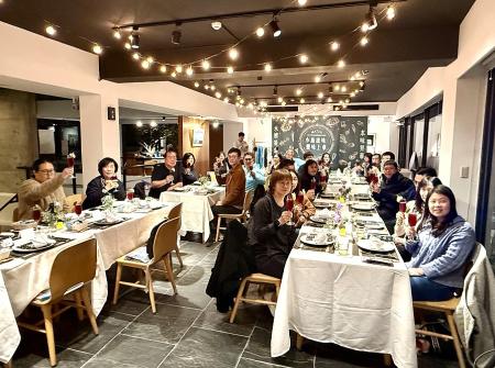 衛生局舉辦114年餐飲品質提升成果發表會，以產地餐桌形式呈現成果，並頒獎表揚8家評鑑優良餐廳。（圖／文：王致潔）