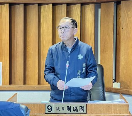 議員周瑞國進行質詢。（圖／文：馮紹夫）