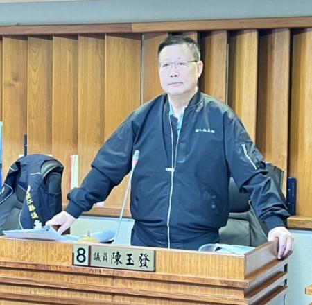 議員陳玉發進行質詢。（圖／文：馮紹夫）