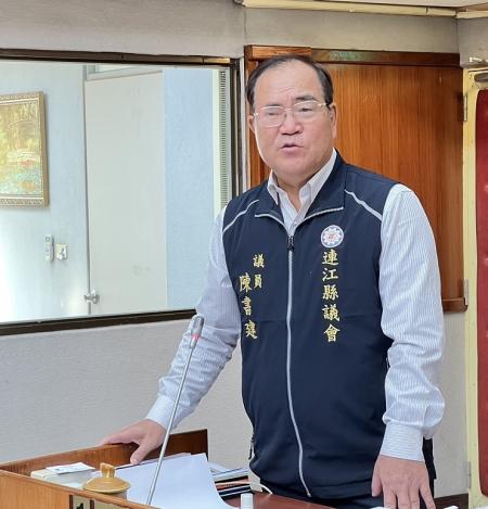 議員陳書建進行縣政總質詢。（圖／文：馮紹夫）