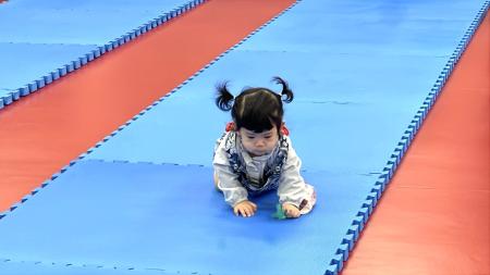 幸福馬祖　兒童發展篩檢暨寶寶爬行、搬搬樂比賽。（圖與文：馮紹夫）