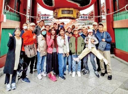 家庭日走訪淺草寺。