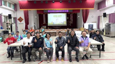 連江縣消防局率隊赴基隆碇祥里韌性社區取經，就自主防災、避難路線、示警設備與動員等成果進行深度交流。（圖：連江縣消防局）