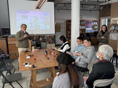 《誌村鑑4．馬祖南竿山隴》新書分享會中，協作者們紛紛分享創作歷程與山隴故事，同時也深化了在地認同。（圖／文：王致潔）