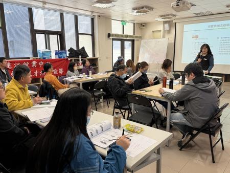 連江就業中心舉辦115年度多元就業開發方案用人說明會，協助用人單位掌握年度政策與最新計畫規範。（圖／文：王致潔）