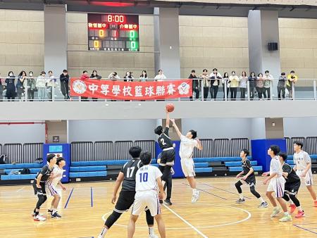 國中籃球聯賽乙級連江縣預賽，東引、介壽各得一勝。（圖／文：馮紹夫）
