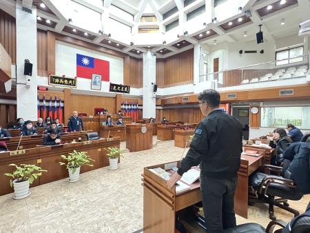 縣議會昨天聯席審查地政局、財稅局、交旅局等單位預算。（圖：馮紹夫）