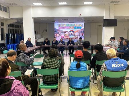 北竿鄉公所召開復興路臨時停車方案座談會，邀集相關單位與地方居民、店家出席，針對通行安全、停車秩序及行人動線等議題進行意見交流。（圖／文：鄭禮頤）