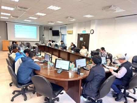 連江縣政府召開114年食品安全聯繫會議，代理秘書長陳明傑責成各局處分工合作，提升管理效能，保障鄉親飲食安全。（圖：連江縣衛生局）