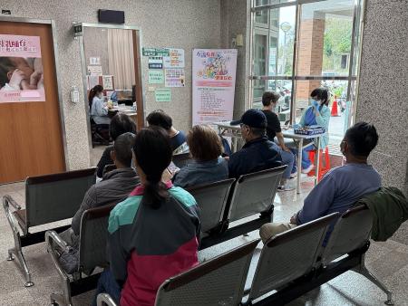 近期台灣本島流感升溫，北竿亦出現小幅上升趨勢，衛生局籲鄉親提高警覺，勤洗手、戴口罩，出現症狀應盡速就醫並在家休息。（圖／文：王致潔）