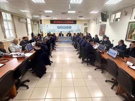 連江縣政府召開114年治安會報，縣長王忠銘勉勵團隊透過跨機關協作持續精進，攜手將馬祖打造成更安全、良善的生活環境。（圖／文：王致潔）