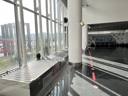 福澳港旅運大樓建置行李輸送帶，港務處持續關注改善空間。（圖：本報資料室）