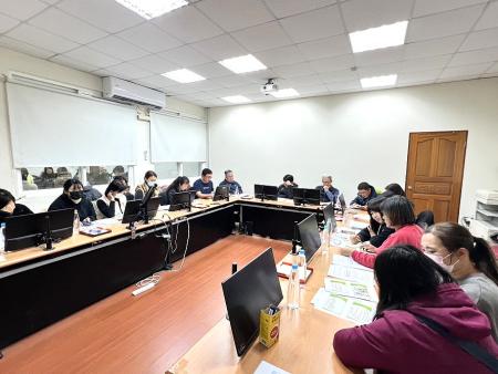 落實動物友善環境，縣府30日下午與動物志工舉行座談，了解第一線需求與改善空間。（圖／文：馮紹夫）