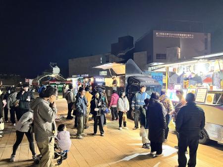 2025-2026馬祖跨年晚會今晚7點盛大登場，多組藝人與地區歌手輪番登台，歡迎軍民前往參加。（圖／文：馮紹夫）