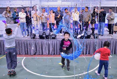 東引跨年晚會　體育館熱力引爆