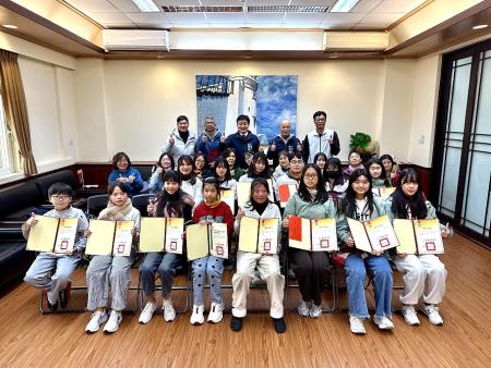 連江縣政府舉辦114年全國語文競賽頒獎典禮，表揚獲獎學子並肯定師生長期投入語文教育，讓連江縣學習成果在全國舞台上被看見。（圖／文：王致潔）