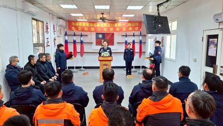 葉警中（上圖左4）接任第10岸巡隊隊長，7日舉辦布達典禮。（圖：馬祖岸巡隊）