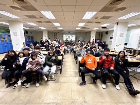 馬祖角力隊首支紀錄片《對摔》首映會在馬祖高中登場，民眾觀賞完紛紛大呼感動。（圖／文：王致潔）