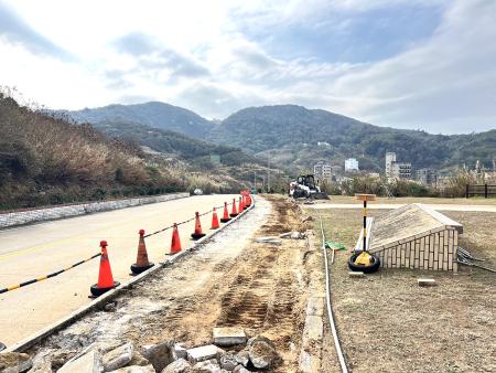 縣府工務處啟動南竿人行安全環境改善工程，珠螺、中央大道、介壽村等多處陸續開始施工。（圖／文：馮紹夫）