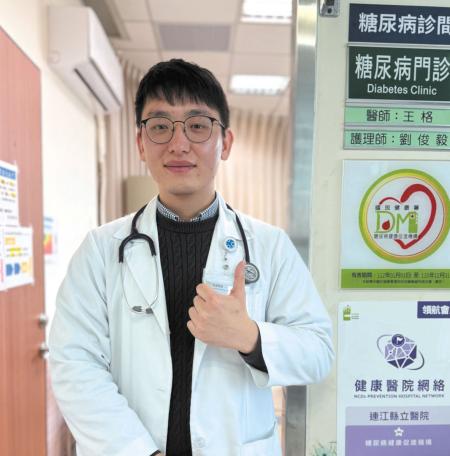 內分泌暨新陳代謝科主治醫師王格醫師強調，藥物僅是輔助工具，建立健康的生活型態才是根本之道。（圖／文：王致潔）