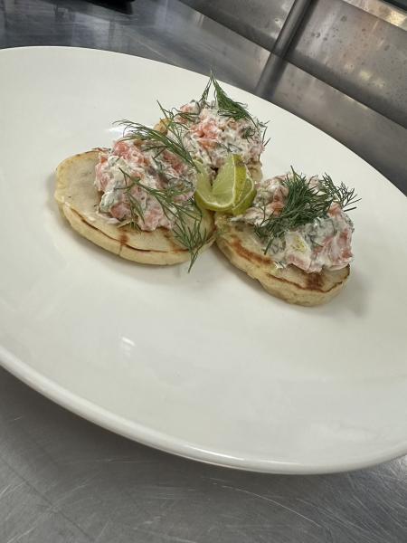 煙燻鮭魚蒔蘿薄餅