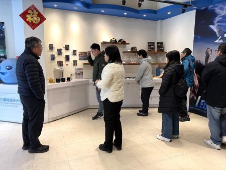 產發處辦理藍眼淚生態館招租說明會，與會者除深入了解招商規範、激盪經營創意，亦實地勘查場館軟硬體現況。（圖／文：王致潔）