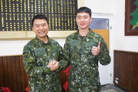 關懷高登守備隊官兵生活及執勤狀況。