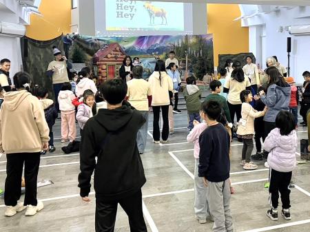 馬祖衛理堂舉辦「極地尋寶 2026 VBS True North 兒童雙語冬令營」，雙語課程讓學童在互動中培養學習成就感。（圖：馬祖衛理堂）