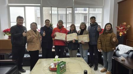 縣長關心原住民鄉親在馬祖的生活狀況，2日前往莒光致贈保暖毛帽及冬季生活物資，表達縣府對原住民同胞的重視。（圖／文：宋幸儒）