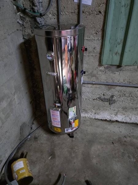 東引環保公司負責人林龍佐熱心公益，協助連江縣推動居家電路汰換，守護弱勢長者居住安全。（圖／文：宋幸儒、連江縣消防局）