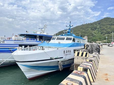 「臺馬之星」及「東海明珠」目前正進行維修作業，縣府表示，已啟動相關配套措施，確保鄉親與旅客往返需求。（圖：本報資料）