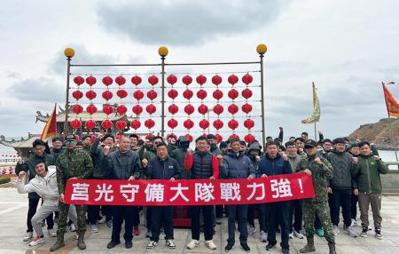 新春團拜活動軍民合影。