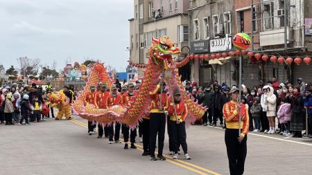 馬年大吉！縣府春節遊藝團拜。（圖與文：馮紹夫）