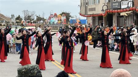 馬年大吉！縣府春節遊藝團拜。（圖與文：馮紹夫）