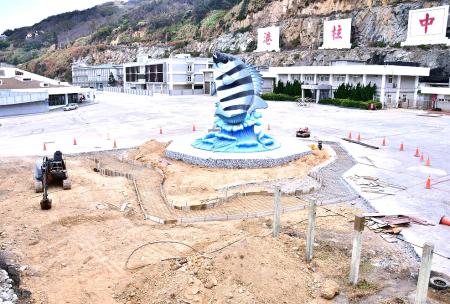 中柱港石鯛塑像周邊進行環境改造工程
