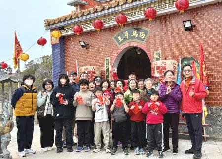 東莒學童「剪花」　為臨水夫人「擺」上祝福