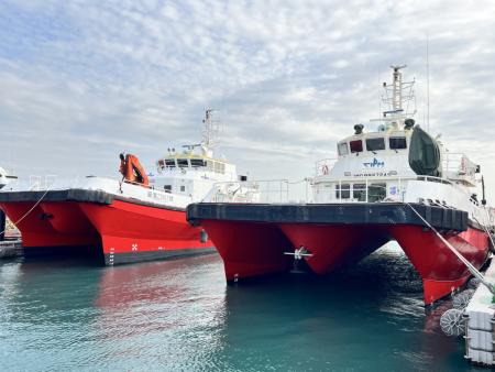 府會組團考察雙體船　議員對造價及維修表達關切