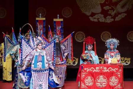 由鐵甲元帥欽點的劇目《珠簾寨》與《四郎探母》，透過扣人心弦的劇情演繹忠孝節義。（圖：國光劇團授權）
