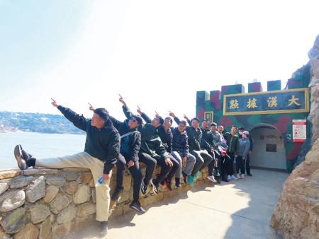 官兵於大漢據點合影。