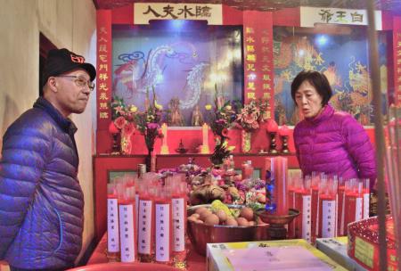 東引「臨水夫人」擺暝　善男信女上香祈福