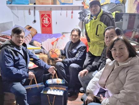 東引林庭瑜、林昱慈奶奶-董依仙93歲壽辰　府會首長登門祝賀