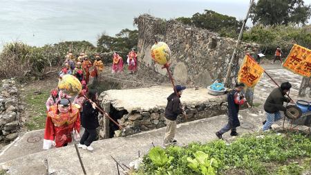西坵彣大王廟迎接陳元帥到府作客，擺暝迎神活動熱鬧登場。（圖／文：宋幸儒）
