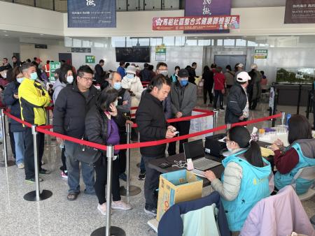 整篩南竿場三日累計1313人受檢　旅台鄉親特地返鄉護健康