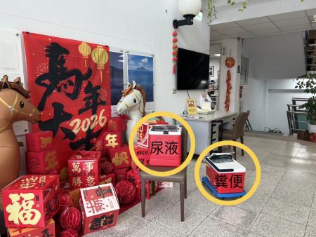 整篩南竿場前三日累計1,313人完成受檢；衛生局提醒民眾3月20日（五）17時前將檢體投遞至衛生局一樓大廳指定回收桶。（圖：王致潔、衛生局）