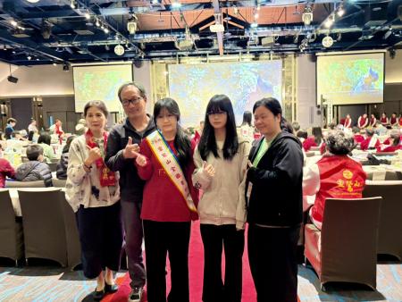 第16屆全國普仁獎　中山國中陳彩綺獲肯定　家人及副縣長陳冠人跨海觀禮