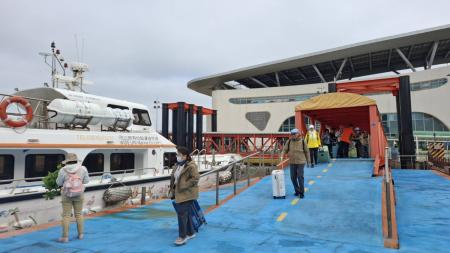 鴻宇海運大坵固定航線開航　首航載客45人